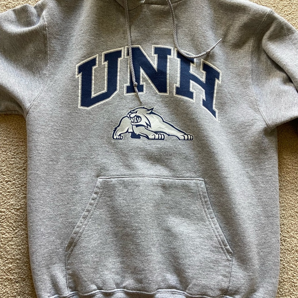 UNH grey hoodie